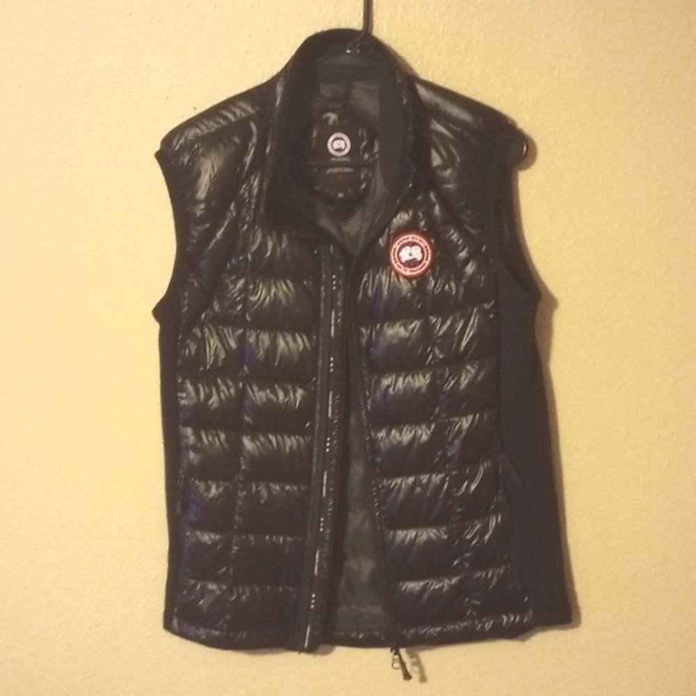 Canada goose vest size small